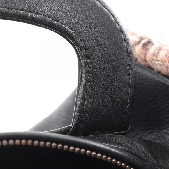 CHANEL Black Leather Bag - Picture 10 of 11